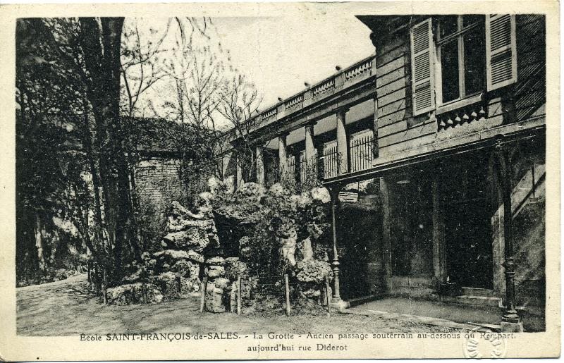 Ecole SAINT-FRANCOIS-de-SALES. La Grotte