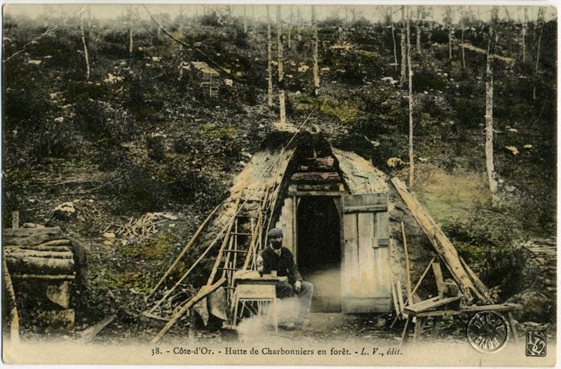 38. - Côte-d'Or. - Hutte de Charbonniers en Forêt. - L. V. édit.