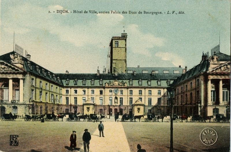 1. - DIJON. - Hôtel de Ville, ancien Palais des Ducs de Bourgogne