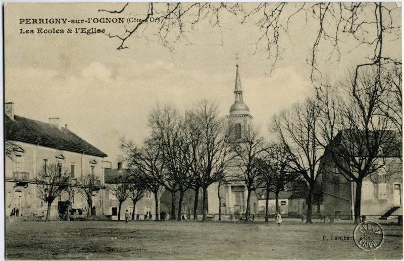 PERRIGNY-sur-l'OGNON (Côte-d'Or) / Les Ecoles & l'Eglise