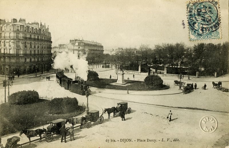 67 bis. - DIJON. - Place Darcy.