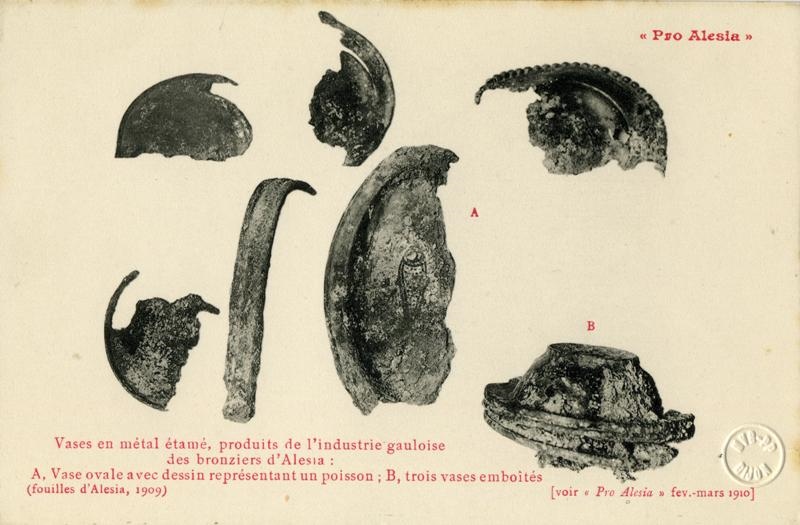 Vases en métal étamé, produits de l'industrie gauloise, des bronziers d' Alesia