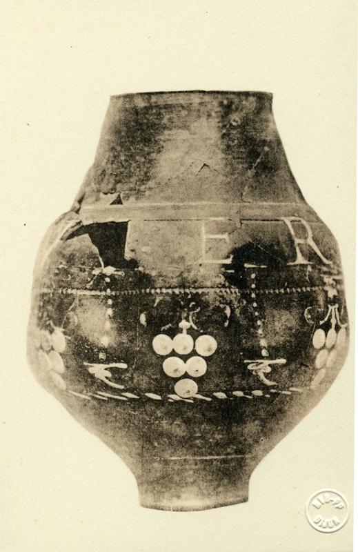 Vase gallo-romain avec inscription Utere Felix