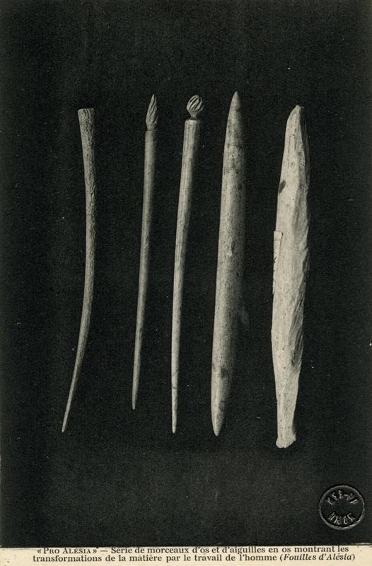 Série d' objets en os