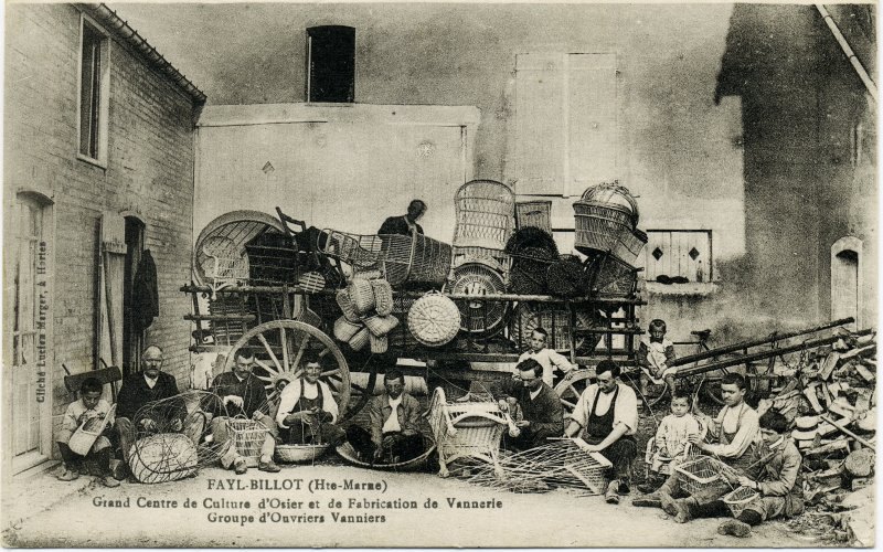 FAYL- BILLOT (Haute-Marne) – Grand centre de culture d'osier et de fabrication de Vannerie – groupe d'ouvriers Vanniers