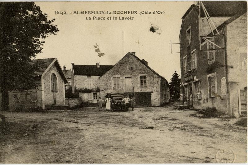 36142. - St-GERMAIN-le-ROCHEUX (Côte d'Or) / La Place et le Lavoir