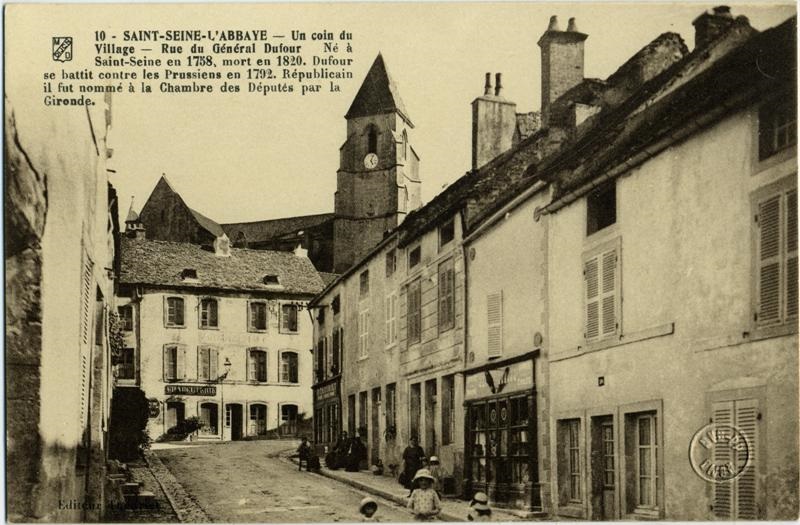 10 - SAINT-SEINE-L'ABBAYE - Un coin du / Village - Rue du Général Dufour
