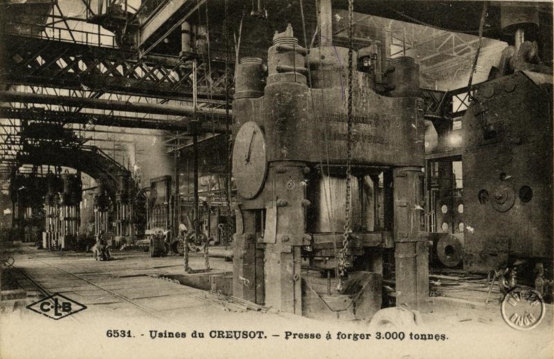 6531. - Usines du CREUSOT. - Presse à forger 3.000 tonnes.