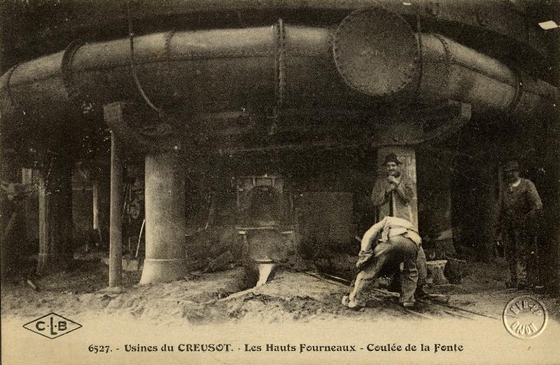 6527. - Usines du CREUSOT. - Les Hauts Fourneaux - Coulée de La Fonte