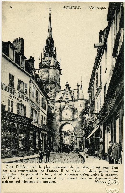 AUXERRE. - L'Horloge