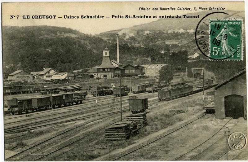 N°7  LE CREUSOT. - Usines Schneider - Puits St-Antoine et entrée du Tunnel