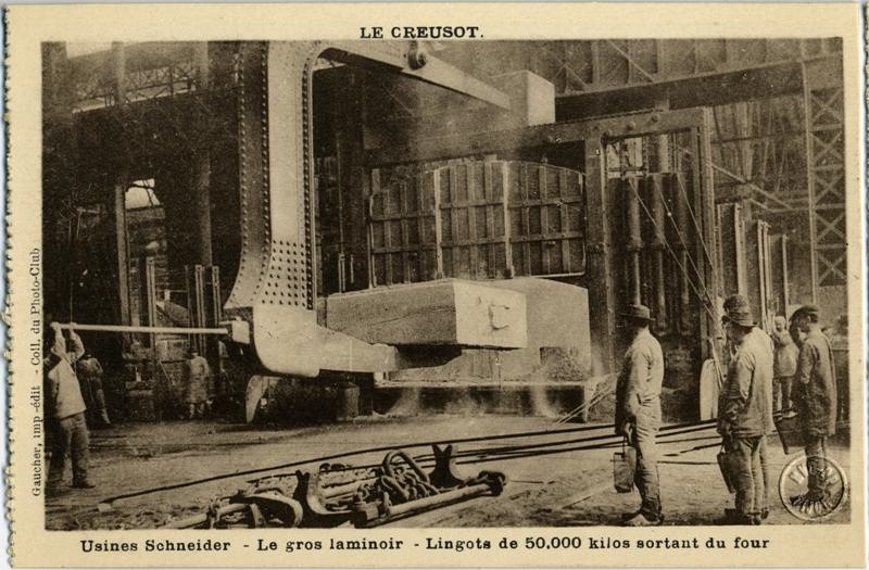 Usines Schneider -Le gros laminoir - Lingots de 50.000 kilos sortant du four