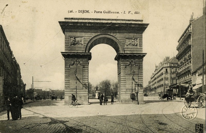 526. - DIJON. - Porte Guillaume. - L V., édit.