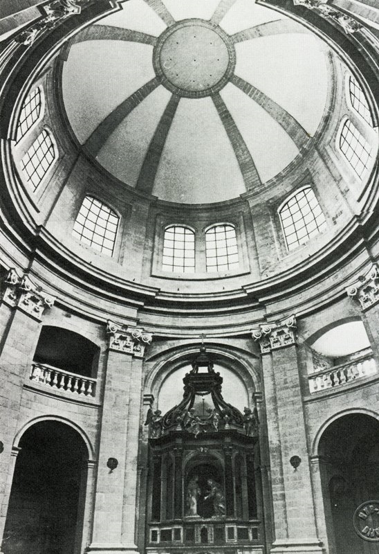 ville de Dijon/Musée d'Art Sacré/Eglise Sainte-Anne/Ange céroféraire en bois/( XV° siècle)/Edition Media Conseil,Dijon.