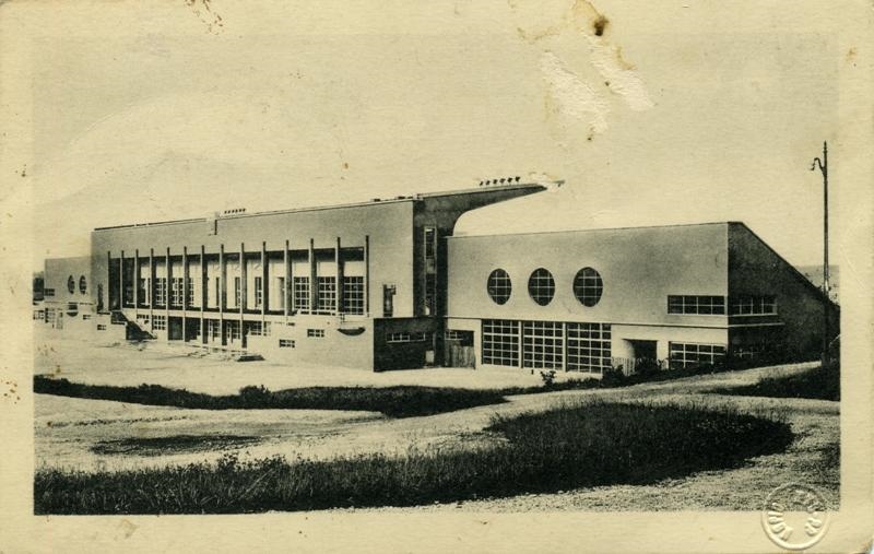 Dijon, le parc des sports-Vue de la façade