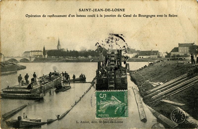 Saint-Jean-de-Losne/Opération de renflouement d'un bateau coulé à la jonction du Canal de Bourgogne avec la Saône