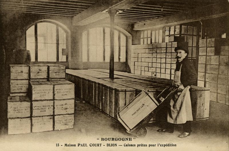 BOURGOGNE - 15 - Maison PAUL COURT-DIJON-Caisses prêtes pour l'expédition