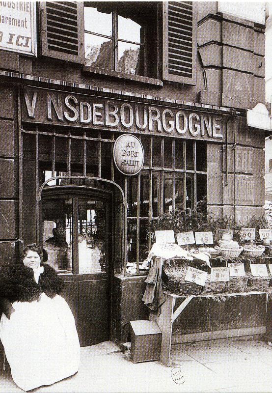 Vins de Bourgogne/Au port Salut/rue des Fossés Saint-Jacques,PARIS/Photographie d'Eugène Atget-1903/Archives du Musée Carnavalet/Photothèque des Musées de la ville de Paris//Edition:Musée de la Vie Bourguignonne.