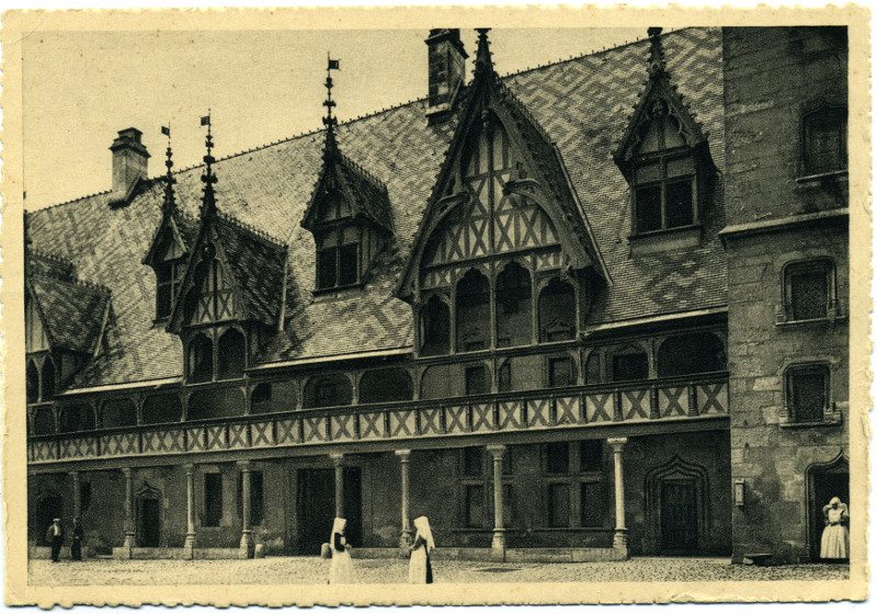 HOTEL-DIEU DE BEAUNE / (Côte-d'Or) / 15. Un coin de la Pharmacie