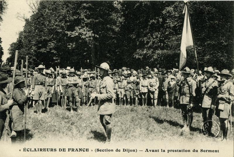ECLAIREURS DE FRANCE (section de Dijon) - Avant la prestation du Serment