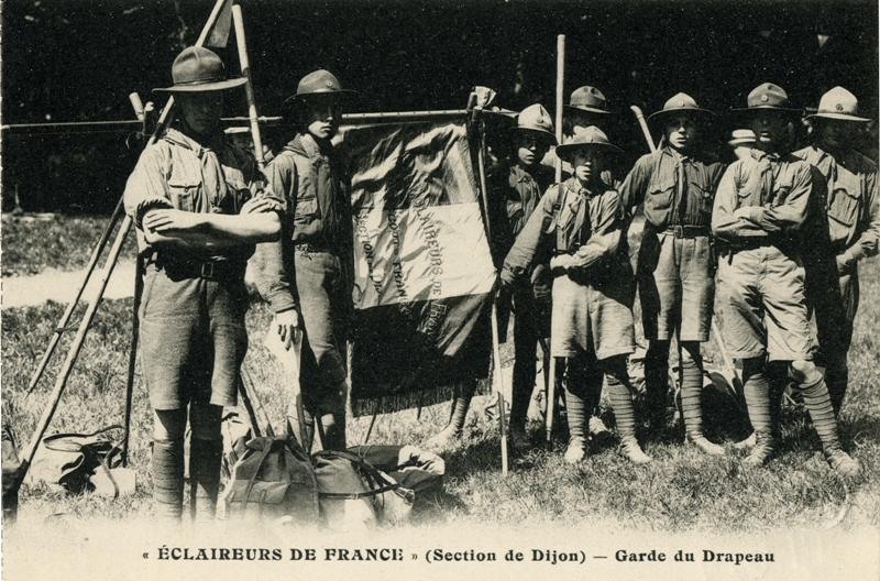 ECLAIREURS DE FRANCE (section de Dijon) - Garde du Drapeau