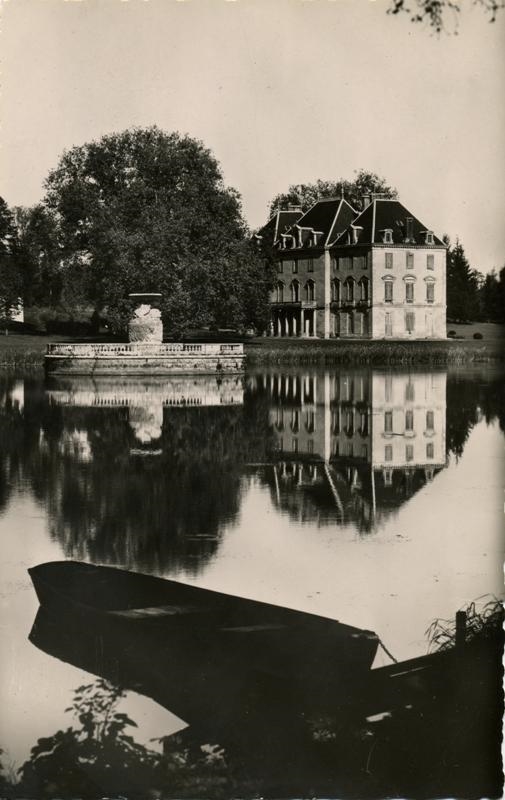 6. BIERRE-LES-SEMUR (Côte-d'Or). / Le Château.