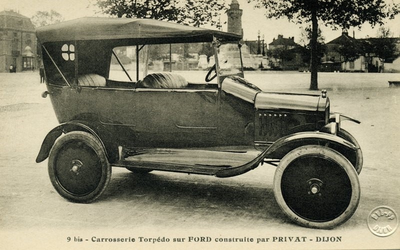 9 bis - Carrosserie Torpédo sur FORD construite par PRIVAT - DIJON