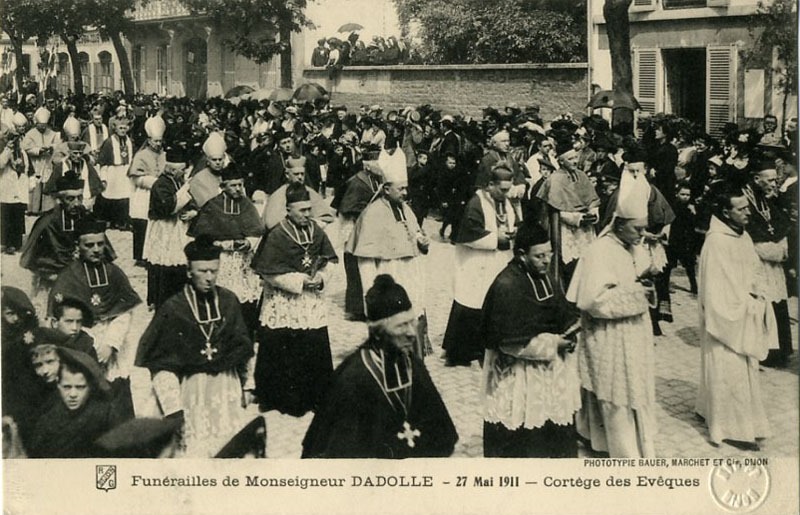 Funérailles de Monseigneur Dadolle - 27 mai 1911 - Cortège des évêques