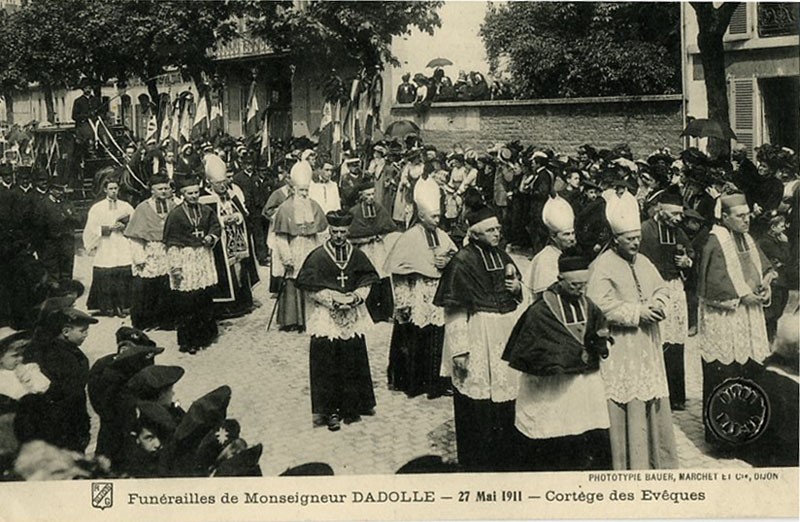 Funérailles de Monseigneur Dadolle - 27 mai 1911 - Cortège des évêques