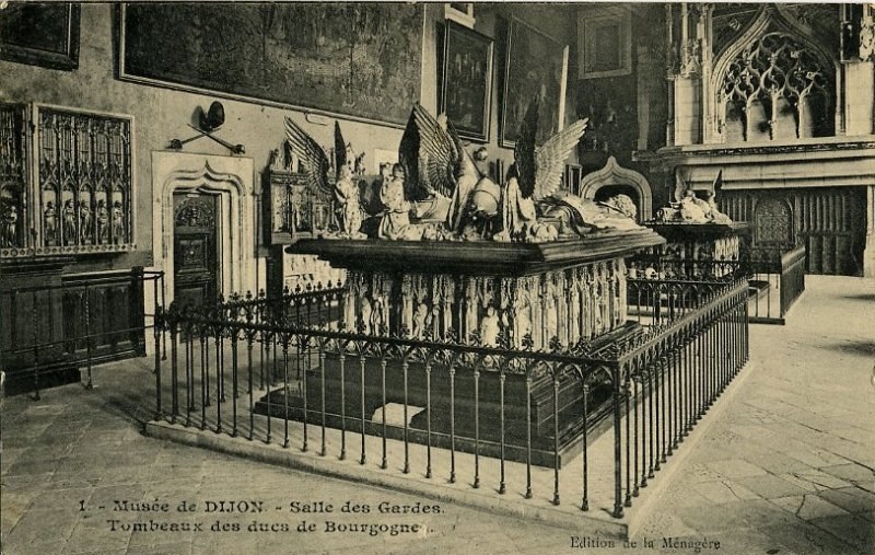 1. - Musée de DIJON - Salle des Gardes - Tombeaux des ducs de Bourgogne