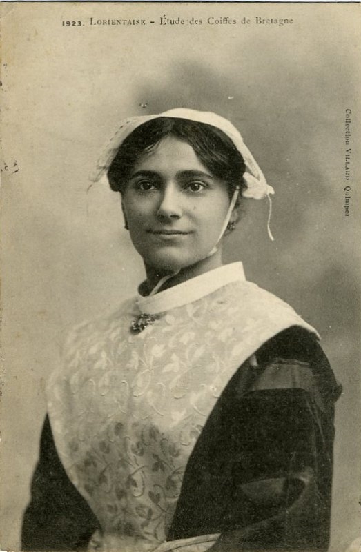 1923. LORIENTAISE - Etude des Coiffes de Bretagne