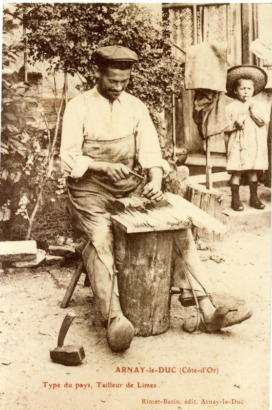 ARNAY-Le-DUC (Côte d'Or)//Type du pays. Tailleur de Limes