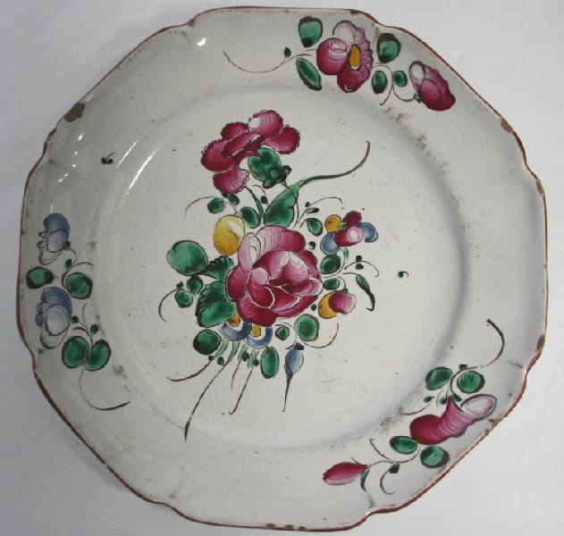 Assiette à décor floral