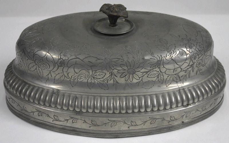 Couvre-plat à décor végétal