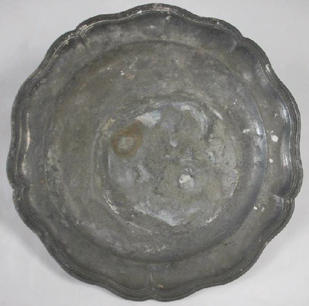 Plat circulaire et chantourné