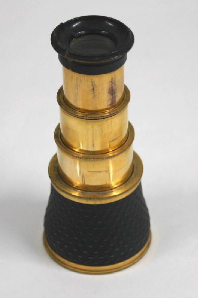 Lorgnette d'opéra en ivoire verni