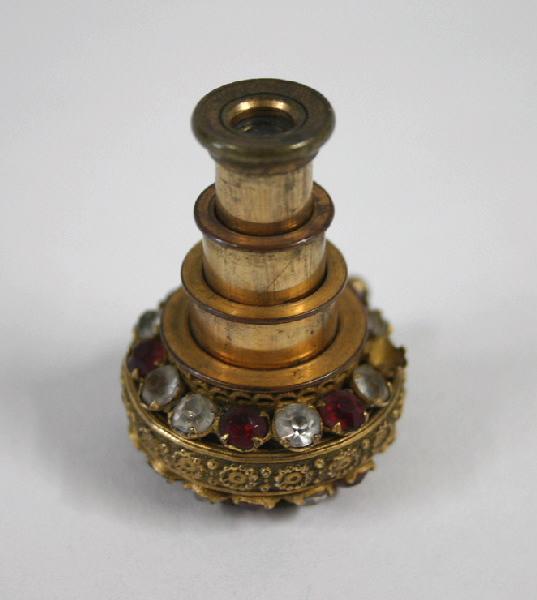 Lorgnette-pendeloque sertie de pierres