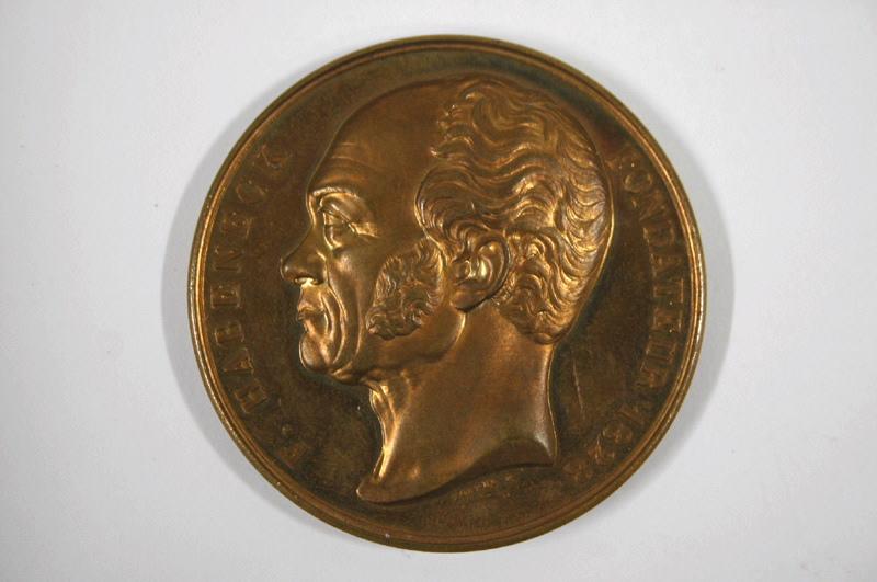 Médaille de la Société des concerts remise à Emile Loiseau (effigie de François Habeneck, fondateur de la société. médaille d'entrée d'Emile Loiseau dans la société des concerts ?)