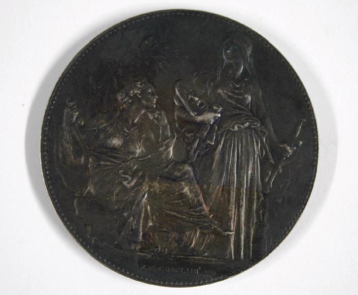 Médaille second prix de violon remise à Emile Loiseau par le Conservatoire national de musique