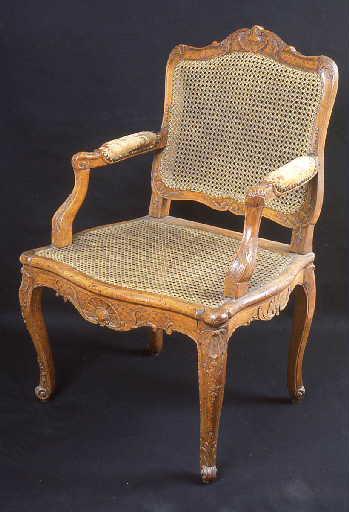 Fauteuils 'à la reine' cannés