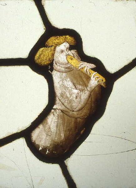 Vitrail : Ange musicien