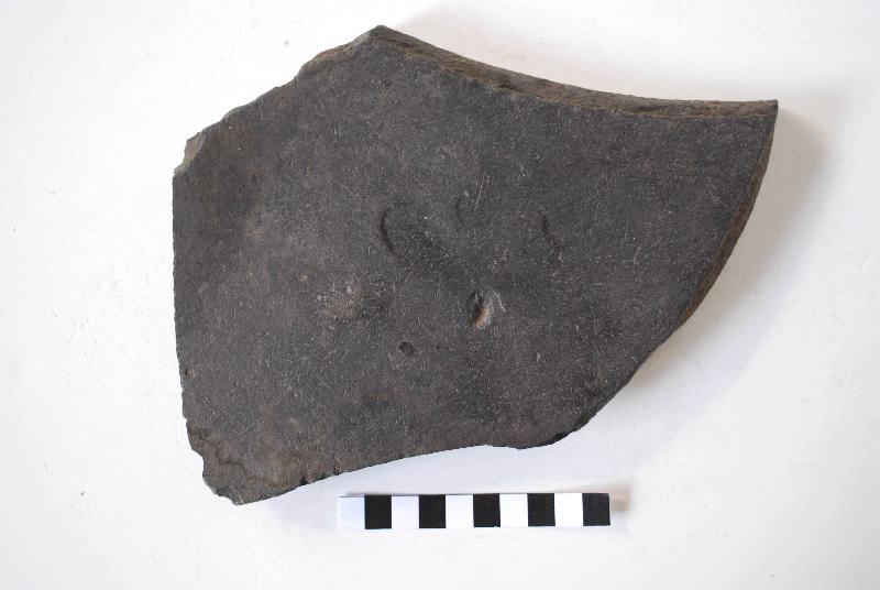 Fragment de panneau taillé et mouluré