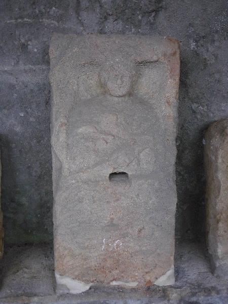 Stèle à inscription ERATO