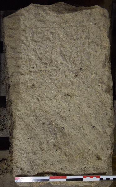 Stèle à inscription CAM / VLVS