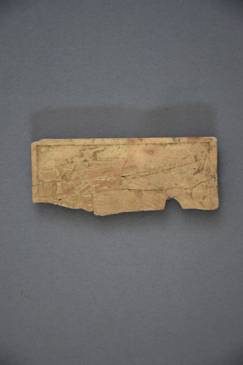 Plaque de coffret sculpté