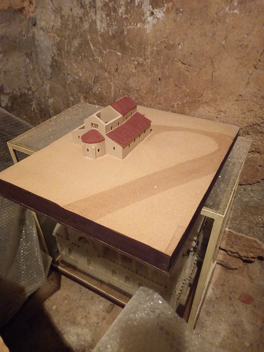 Maquette de l'église de Saint-Pierre-L'Estrier