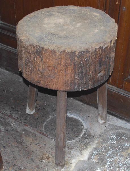 Billot en bois tripode