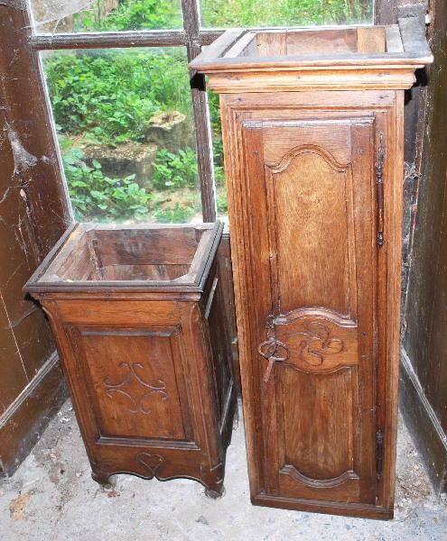 Gaine d'horloge en bois, bronze ciselé et doré