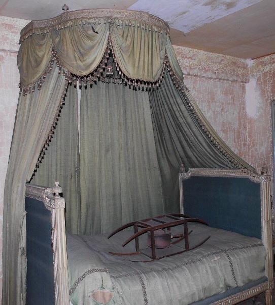 Lit de style Louis XVI