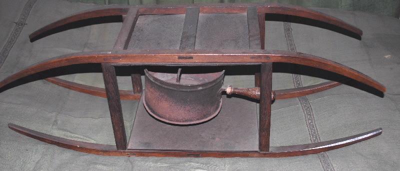 Moine en bois et fer